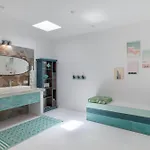 فيلة Lunamoon, *